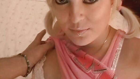 জিনা ভ্যালেন্টিনা উপরে তার সুন্দর ভগ সঙ্গে তার সরাসরি চুদাচুদি ভিডিও শিশ্ন দুধ