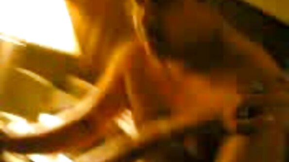 তার খরগোশের বাংলাচুদাচুদি ভিডিও দেখাও পোশাকের একটি স্বর্ণকেশী তার লোক দ্বারা ভালভাবে চুদছে